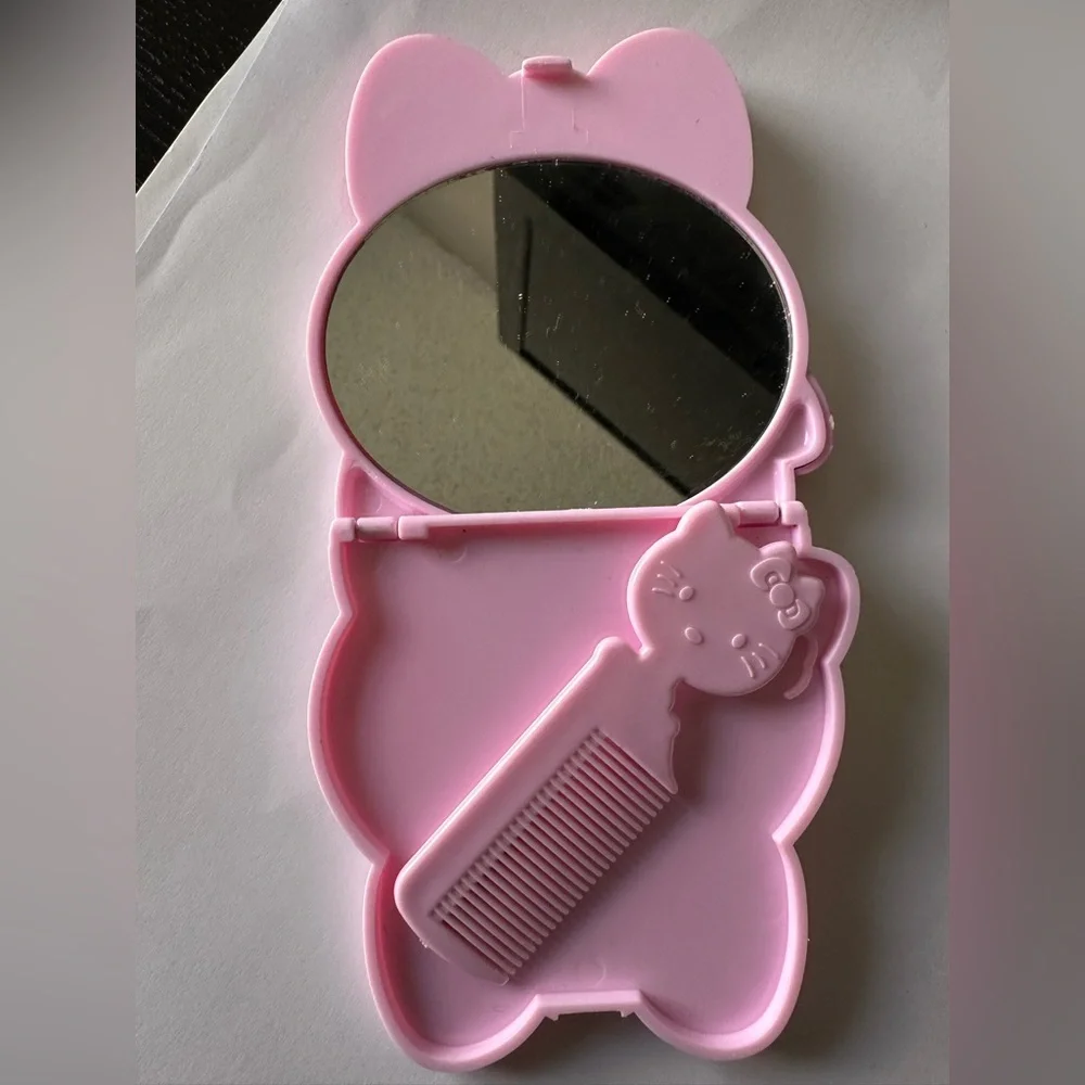 Hello kitty mirror with‎ comb